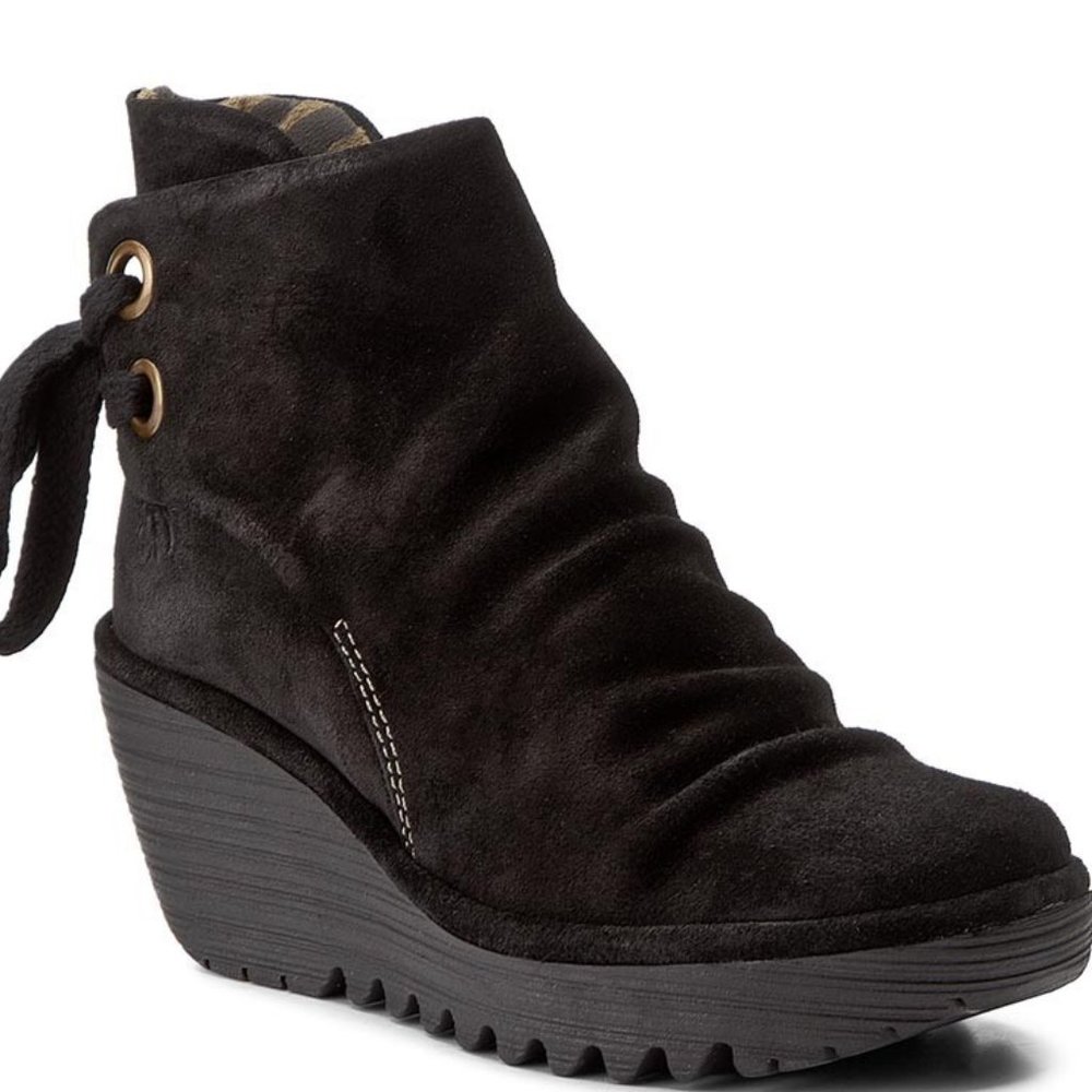 *NWT* FLY LONDON YAMA Black Suede Boots US 9 EU 40